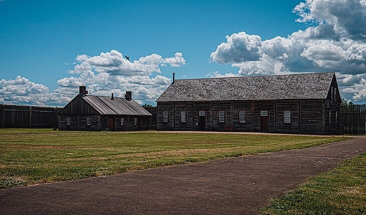 Fort Vancouver / Wikimedia Commons / Ser Amantio di Nicolao
Link: https://commons.wikimedia.org/wiki/File:Fort_Vancouver_National_Historic_Site_in_2021_46.jpg