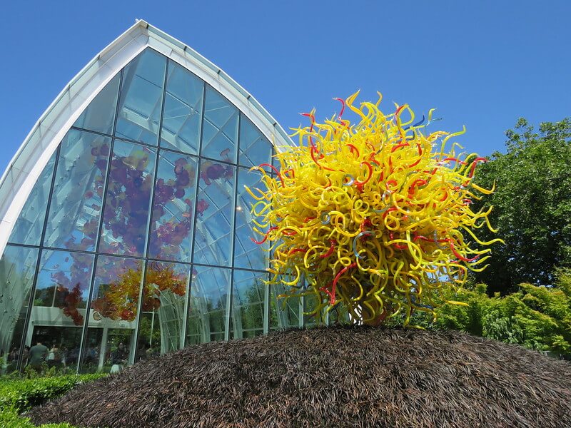 Inside Chihuly Garden and Glass / Flickr / Care_SMC  

link: https://flickr.com/photos/75491103@N00/28421501807/
