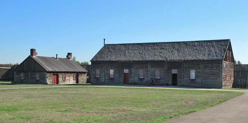 Outside of Fort Vancouver National Historic Site / Flickr / Jasperdo

link: https://flickr.com/photos/mytravelphotos/51051973003