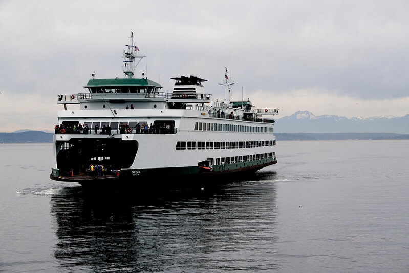 Washington State Ferry / Flickr / Clappstar

link: https://flickr.com/photos/clappstar/2630637304/